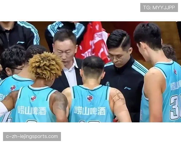 青岛男篮缺阵核心仍取四胜一负 刘维伟防守体系铸就团队力量 青岛男篮缺阵核心仍取四胜一负 刘维伟防守体系铸就团队力量